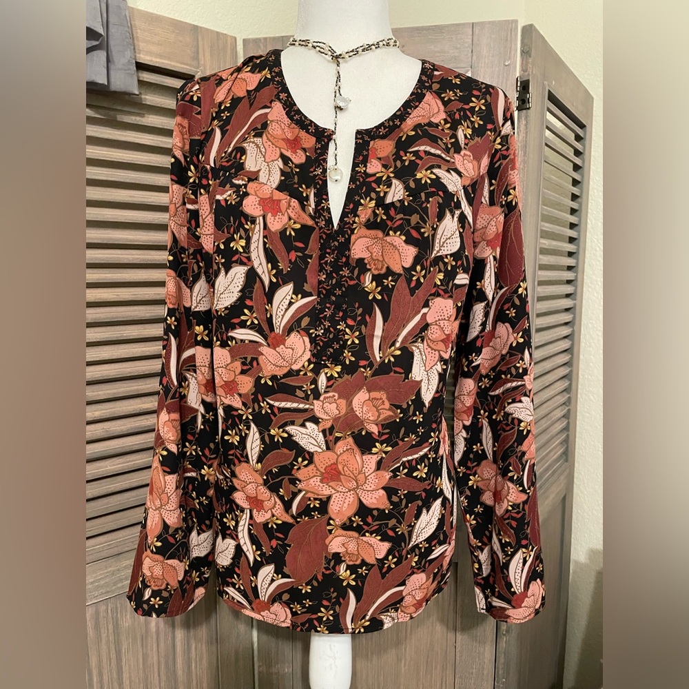 DR2 women’s blouse size Large